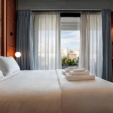 Bob W Akadimia Hotel 4*